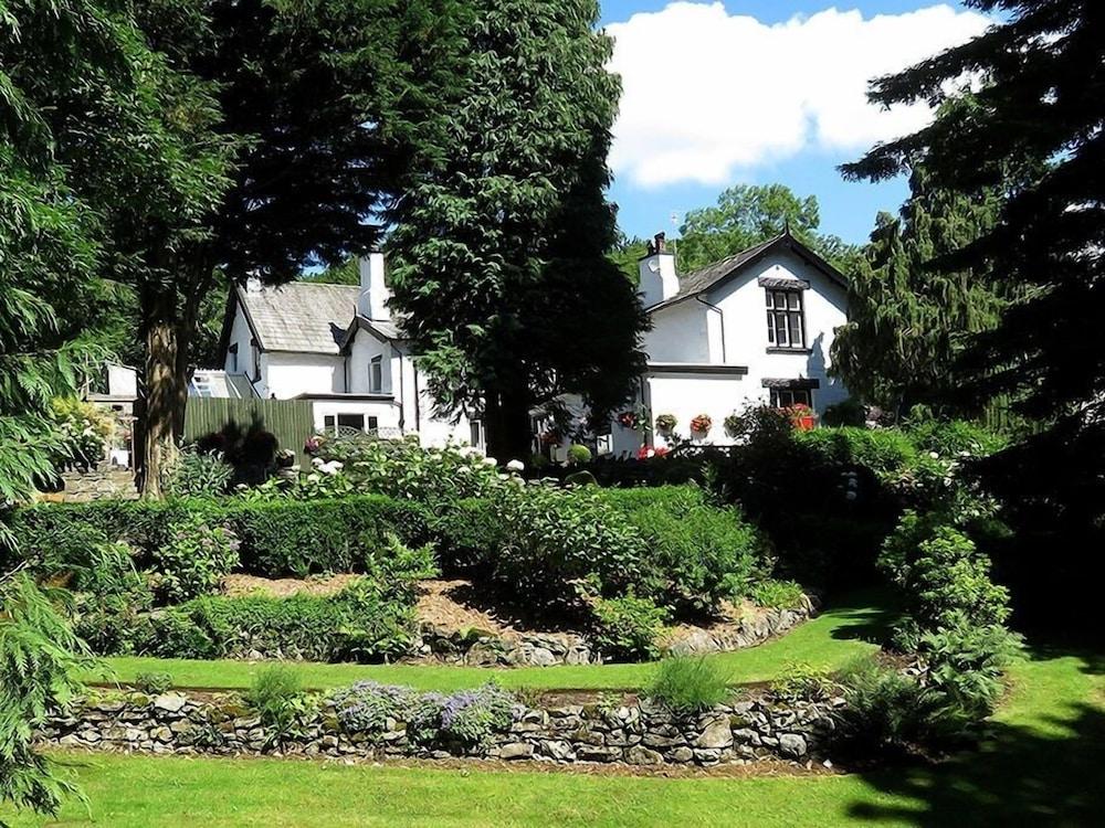 Grange Manor Bed & Breakfast Exterior photo